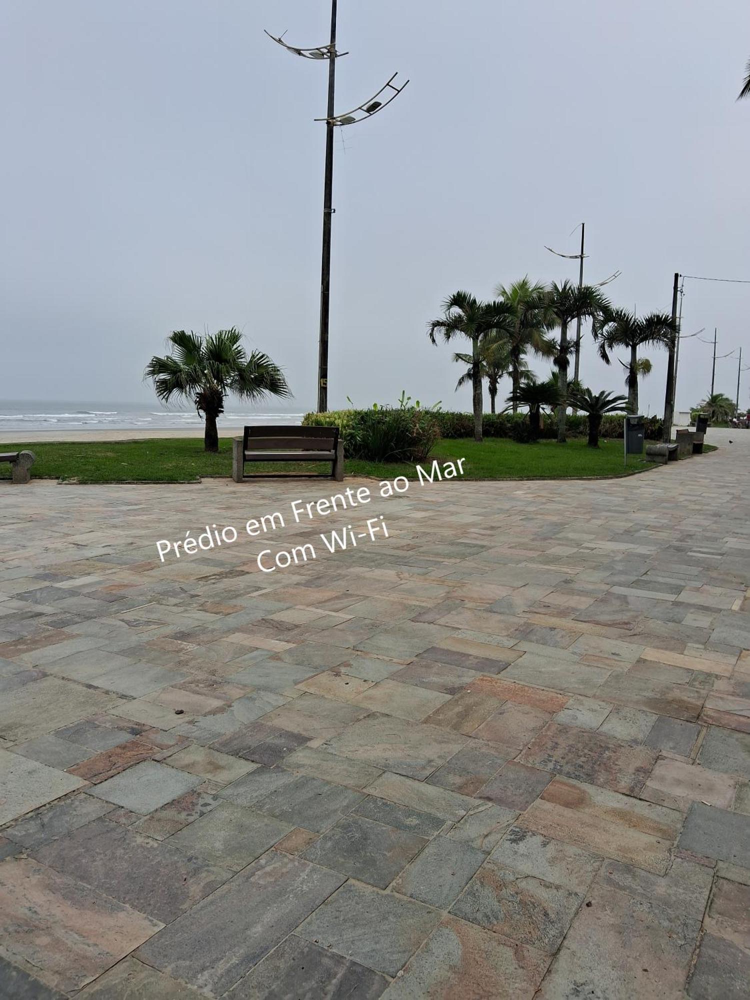 Predio Em Frente Ao Mar Apartment ปรายากรันเด ภายนอก รูปภาพ